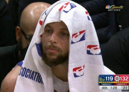 米乐app下载-库里疯狂50分沦为空砍 勇士到底烂在了哪里？