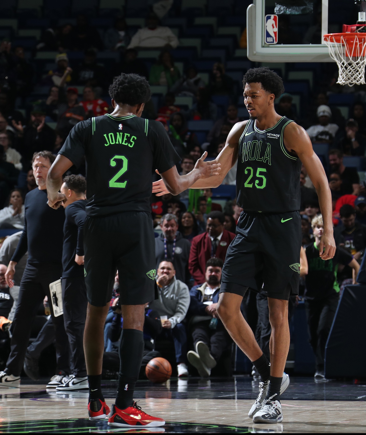 米乐app-美记：锡安&amp;墨菲&amp;琼斯是非卖品 后两人要价多无保护首轮+天赋球员