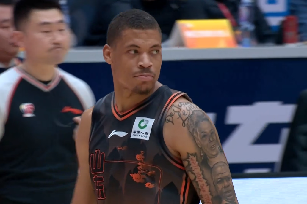 米乐游戏-山东男篮有惊无险击败青岛，克里斯42分刷新个人新高，新外援低迷